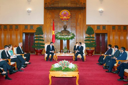 ນາຍົກລັດຖະມົນຕີ ຫງວຽນເຕິີນຢຸງ ຕ້ອນຮັບລັດຖະມົນຕີວ່າການກະຊວງການຄ້າ ແລະ ຮ່ວມມືພັດທະນາແດນມາກ